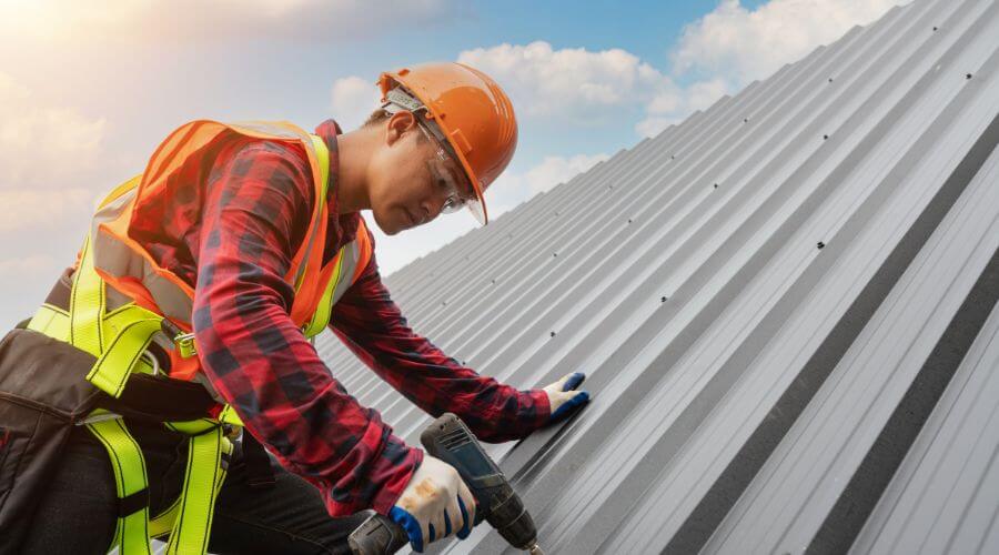 Professional gutter cleaning in Dunlap, IL